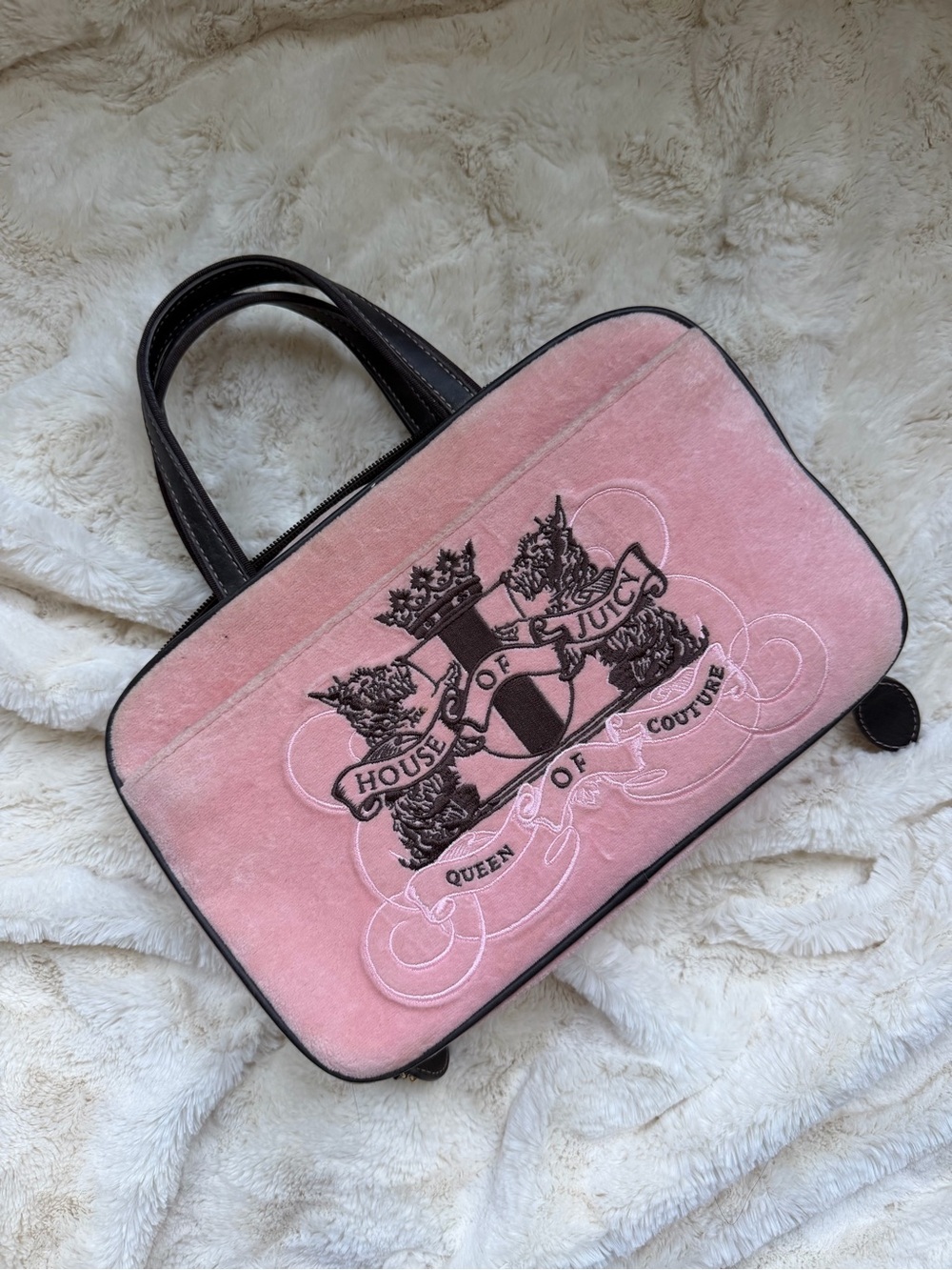 Juicy Couture Pink Terry Logo Makeup Case - Picture 16 of 16